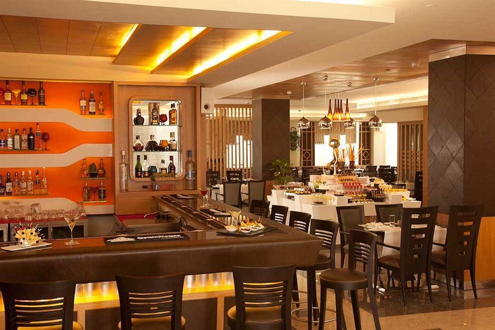 Radisson Blu Suites Gurgaon Exterior foto